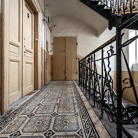 Apartment Queens Lviv