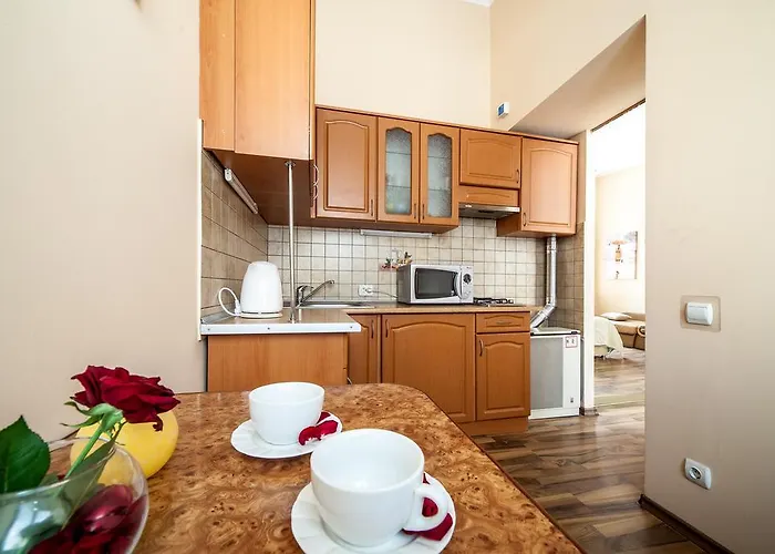 皇后公寓酒店 *